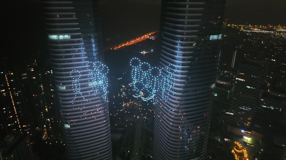 戶外無人機(jī)燈光秀 Outdoor drone light show